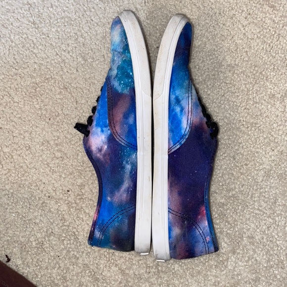 Too small - Picture 3 of 5